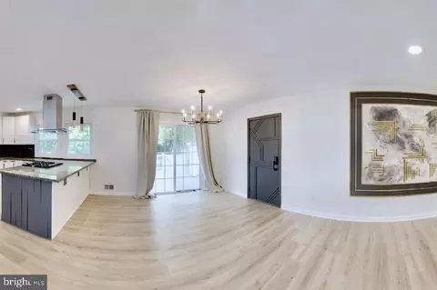 Entry Way - 7215 Willow Oak Pl, Springfield, VA 22153 photo 2 of 4