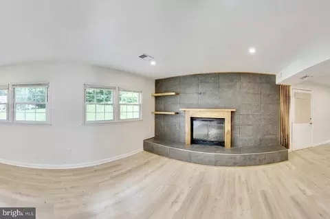 Living - 7215 Willow Oak Pl, Springfield, VA 22153 photo 11 of 11