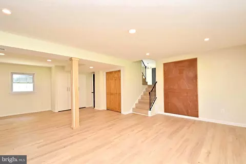 Living - 7215 Willow Oak Pl, Springfield, VA 22153 photo 7 of 8