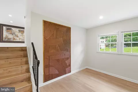 Entry Way - 7215 Willow Oak Pl, Springfield, VA 22153 photo 3 of 4