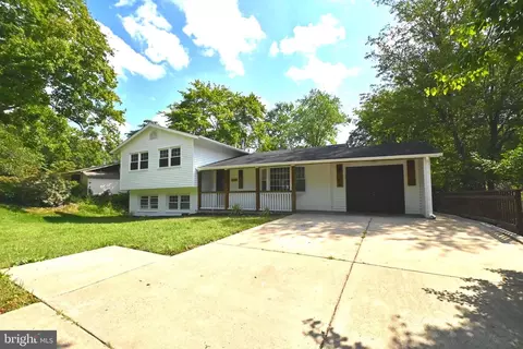 Exterior - 7215 Willow Oak Pl, Springfield, VA 22153 photo 2 of 7