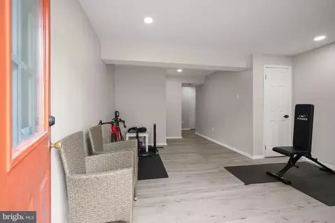 Entry Way - 8234 Crestmont Cir, Springfield, VA 22153 photo 3 of 3