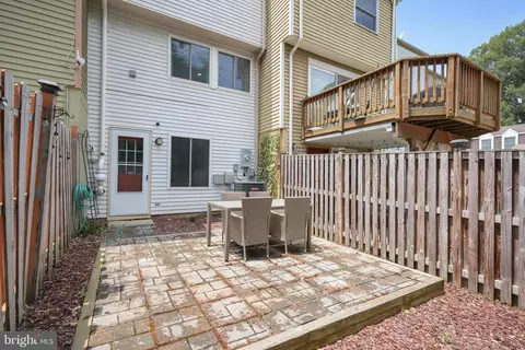 Exterior - 8234 Crestmont Cir, Springfield, VA 22153 photo 2 of 3