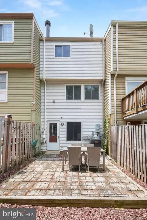 Exterior - 8234 Crestmont Cir, Springfield, VA 22153 photo 3 of 3