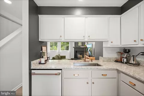 Kitchen - 8234 Crestmont Cir, Springfield, VA 22153 photo 2 of 4