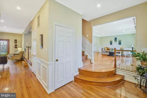 Entry Way - 7902 Larrick Ct, Springfield, VA 22153 photo 1 of 2