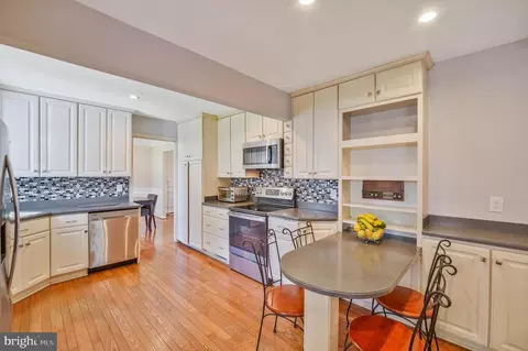 Kitchen - 7902 Larrick Ct, Springfield, VA 22153 photo 2 of 2