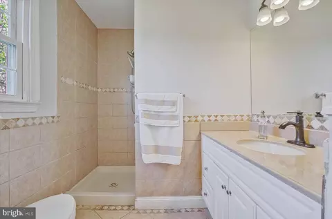 Bath - 7902 Larrick Ct, Springfield, VA 22153 photo 6 of 6