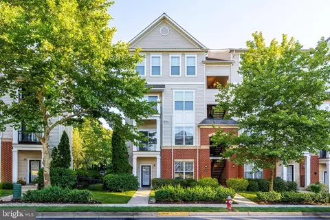11375 Aristotle Dr #9-101, Fairfax, VA 22030