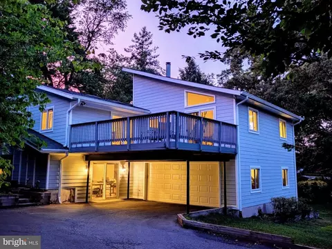 2409 Chestnut St, Falls Church, VA 22043