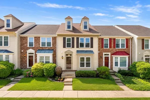5335 Buxton Ct, Alexandria, VA 22315