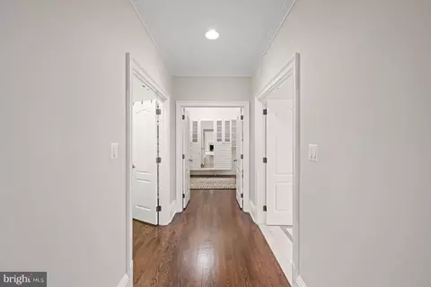 Entry Way - 8305 Fox Haven Dr, Mclean, VA 22102 photo 5 of 6