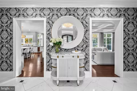 Entry Way - 8305 Fox Haven Dr, Mclean, VA 22102 photo 2 of 6