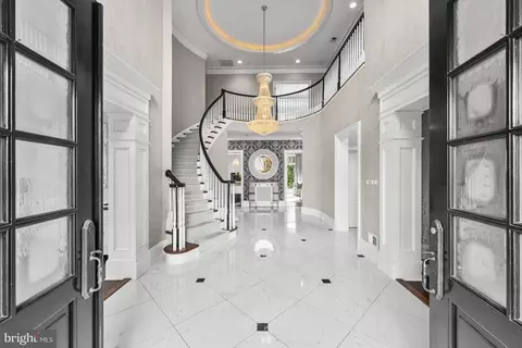 Entry Way - 8305 Fox Haven Dr, Mclean, VA 22102 photo 1 of 6