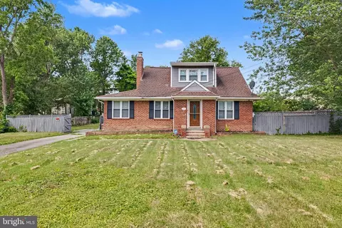 8608 Woodlawn Ct, Alexandria, VA 22309