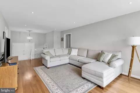 Living - 8001 Leyton Pl, Springfield, VA 22152 photo 2 of 5