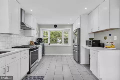 Kitchen - 8001 Leyton Pl, Springfield, VA 22152 photo 2 of 4