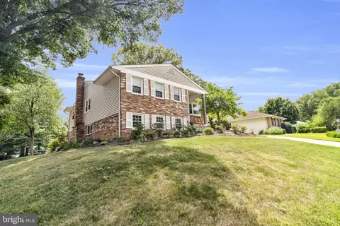 Exterior - 8001 Leyton Pl, Springfield, VA 22152 photo 2 of 9