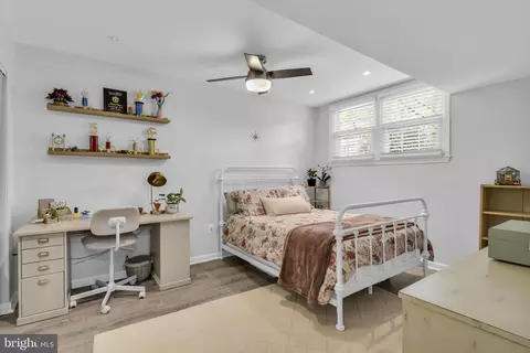 Bedroom - 8001 Leyton Pl, Springfield, VA 22152 photo 8 of 9