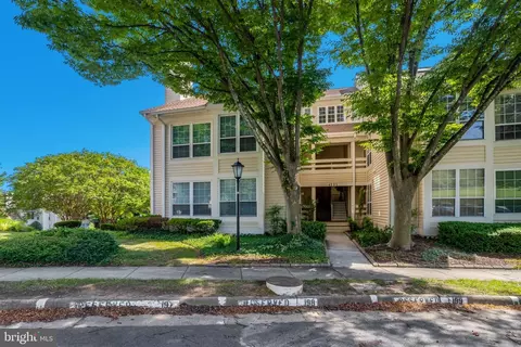 4505 Hazeltine Ct #F, Alexandria, VA 22312