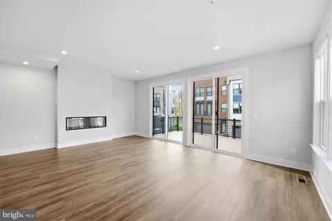 Living - 1650 Bandit Loop, Reston, VA 20190 photo 2 of 4