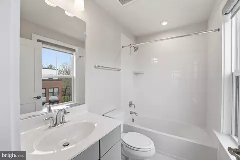 Bath - 1650 Bandit Loop, Reston, VA 20190 photo 2 of 2