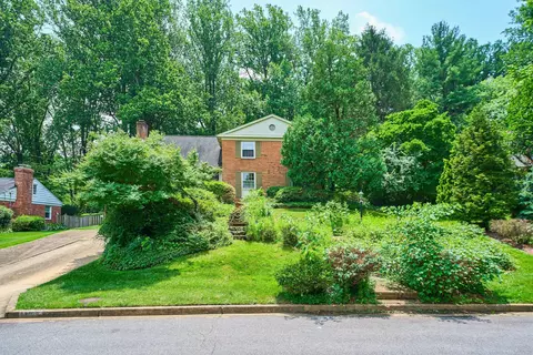 3606 Bent Branch Ct, Falls Church, VA 22041