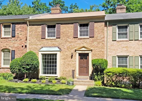 9259 Bailey Ln, Fairfax, VA 22031