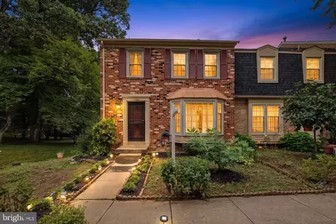 7428 Fountain Head Dr, Annandale, VA 22003