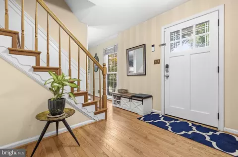 Entry Way - 8853 Applecross Ln, Springfield, VA 22153 photo 2 of 4