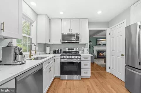 Kitchen - 8853 Applecross Ln, Springfield, VA 22153 photo 3 of 3