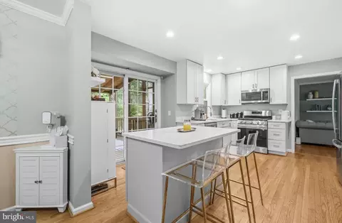 Kitchen - 8853 Applecross Ln, Springfield, VA 22153 photo 2 of 3