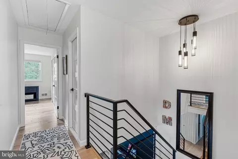 Entry Way - 6850 Brian Michael Ct, Springfield, VA 22153 photo 6 of 7