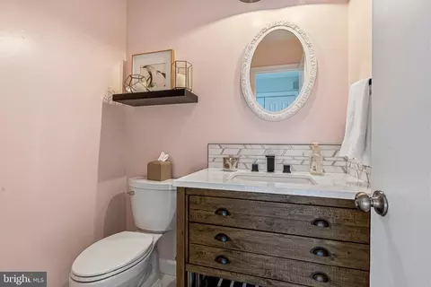 Bath - 6850 Brian Michael Ct, Springfield, VA 22153 photo 1 of 4