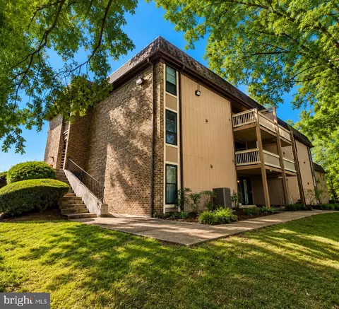 5816 Royal Rdg #L, Springfield, VA 22152