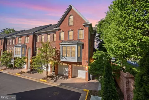 1320 Lessard Ln, Mclean, VA 22101