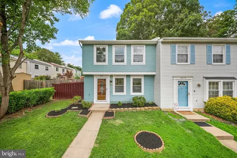 8071 Steeple Chase Ct, Springfield, VA 22153
