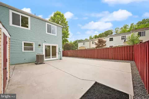 Exterior - 8071 Steeple Chase Ct, Springfield, VA 22153 photo 5 of 7