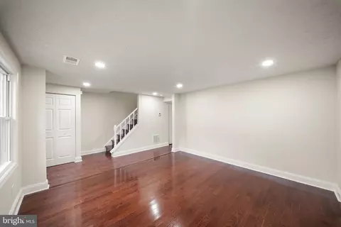 Living - 8071 Steeple Chase Ct, Springfield, VA 22153 photo 2 of 5