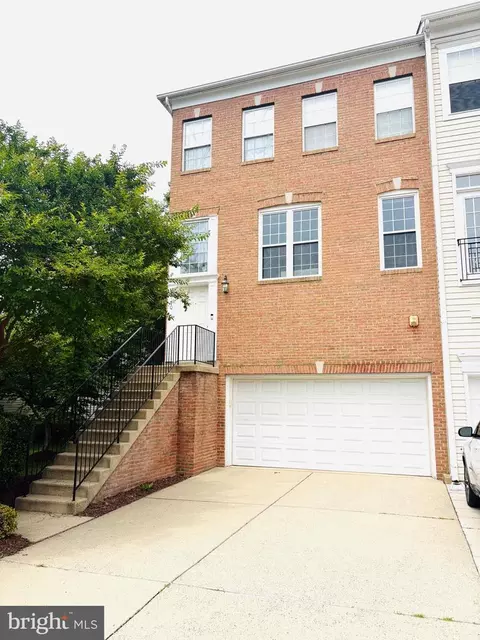 6710 Percethony Ct, Alexandria, VA 22315