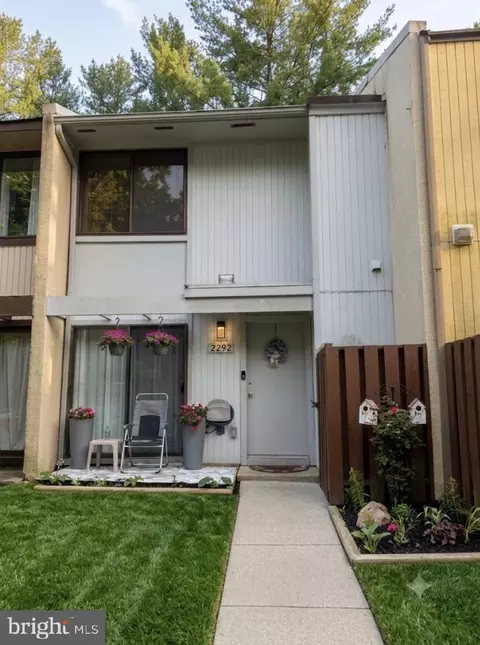 2292 White Cornus Ln, Reston, VA 20191