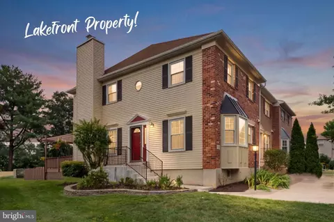 7190 Lake Cove Dr, Alexandria, VA 22315