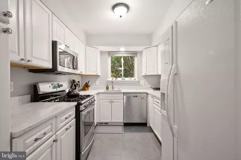 Kitchen - 11041 Saffold Way, Reston, VA 20190 photo 1 of 3