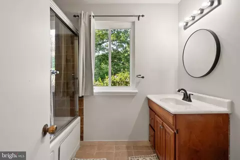 Bath - 11041 Saffold Way, Reston, VA 20190 photo 2 of 3