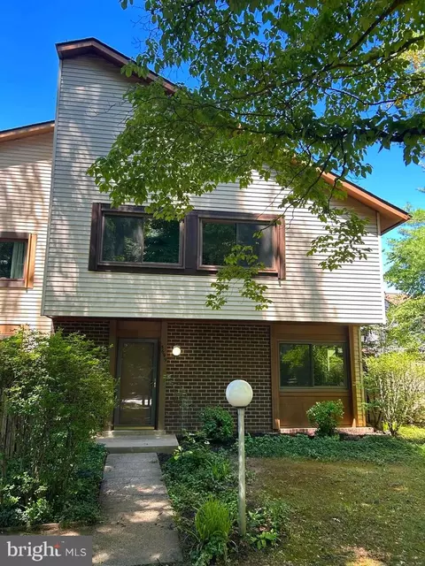5699 Summer Oak Way, Burke, VA 22015