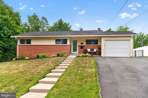 4115 Duvawn St, Alexandria, VA 22310