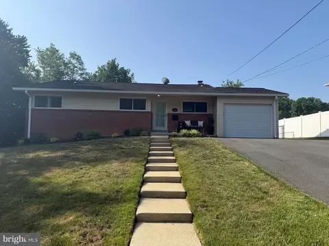 4115 Duvawn St, Alexandria, VA 22310