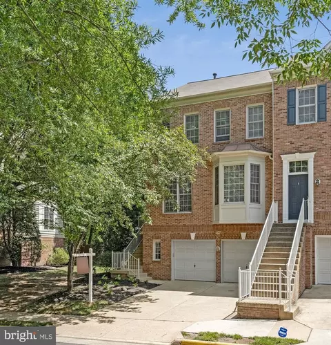 9546 Lagersfield Cir, Vienna, VA 22181