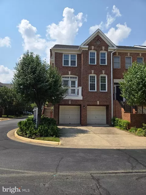 8127 Boss St, Vienna, VA 22182