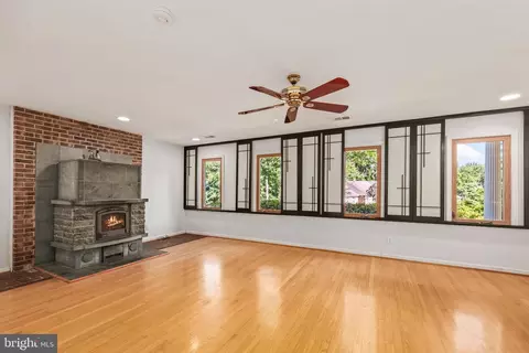 Living - 6336 Torrence St, Burke, VA 22015 photo 6 of 12